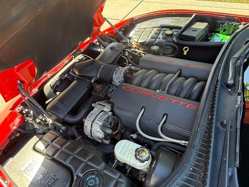 Used 1998 Chevrolet Corvette Convertible RWD image 11