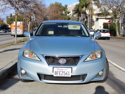 Used 2011 Lexus IS 250 w/ Premium Pkg Value Edition image 10