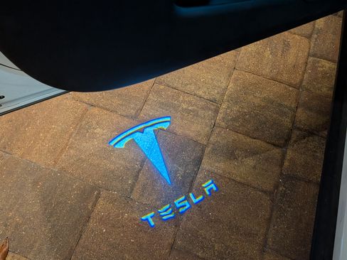 Used 2020 Tesla Model X Long Range image 21