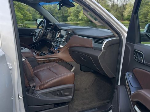 Used 2016 Chevrolet Suburban LTZ image 23