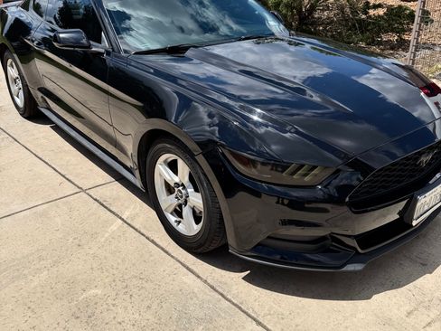 Used 2017 Ford Mustang Coupe RWD image 6