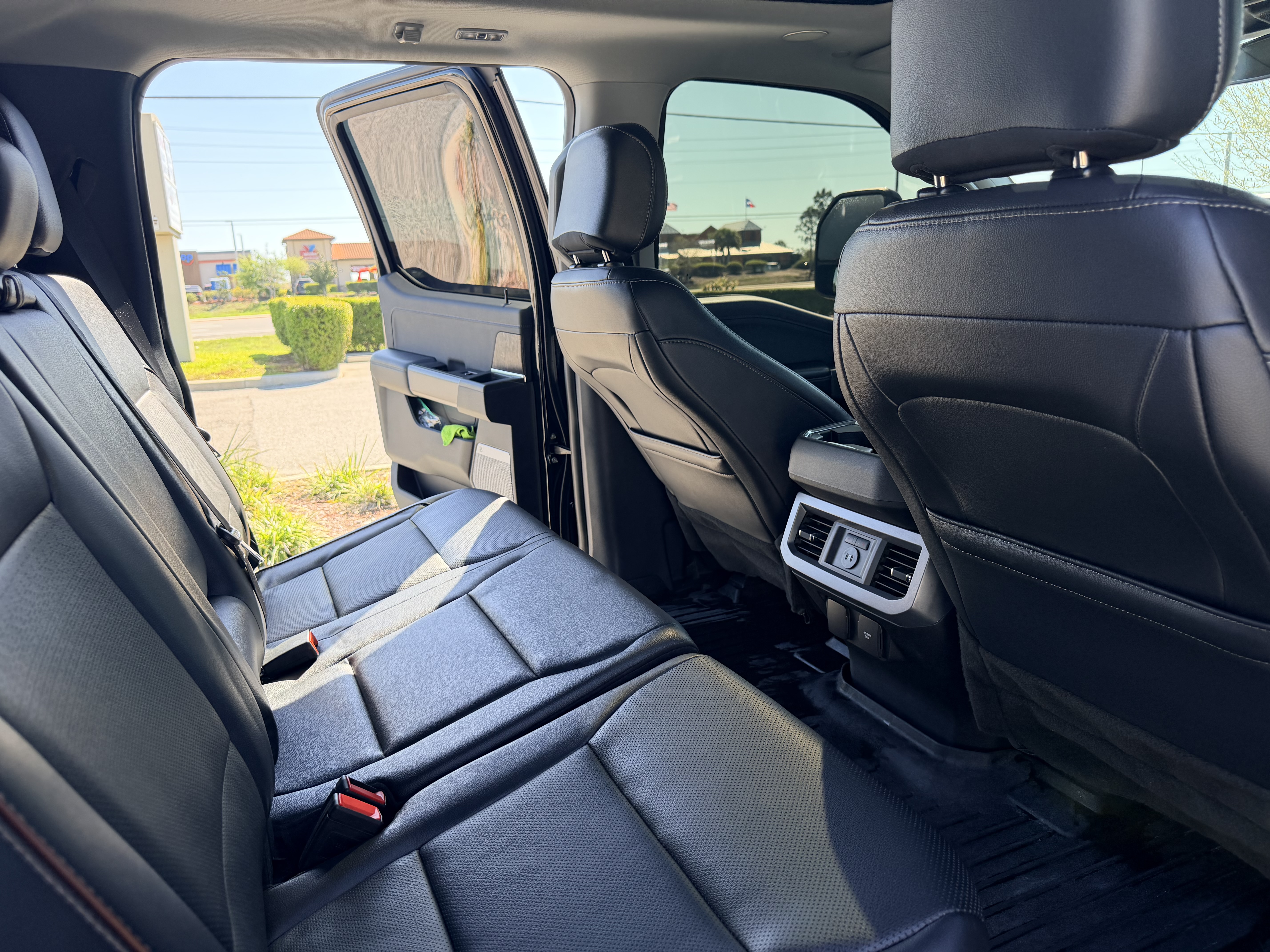 Used 2024 Ford F250 Lariat w/ Lariat Ultimate Package AWD/4WD image 11