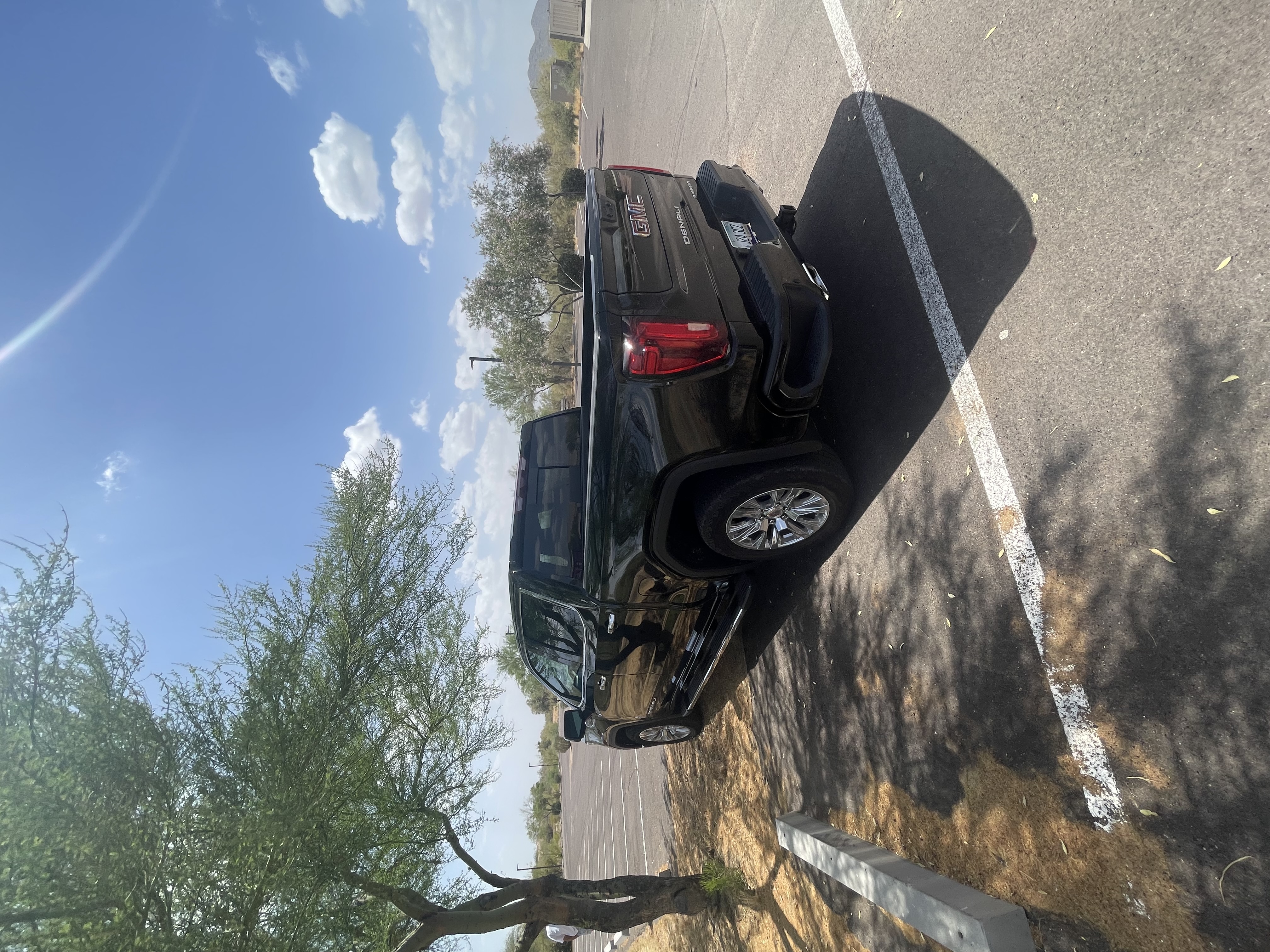 Used 2024 GMC Sierra 1500 Denali w/ Technology Package AWD/4WD image 8