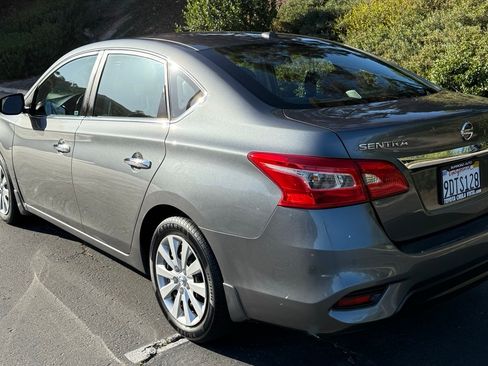 Used 2017 Nissan Sentra SV image 6