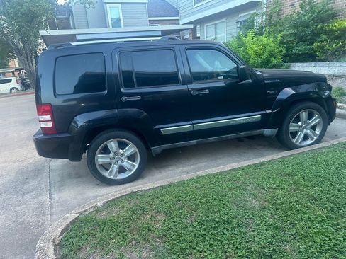 Used 2012 Jeep Liberty Limited Jet RWD image 2
