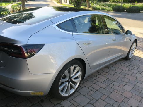 Used 2018 Tesla Model 3 Long Range image 5