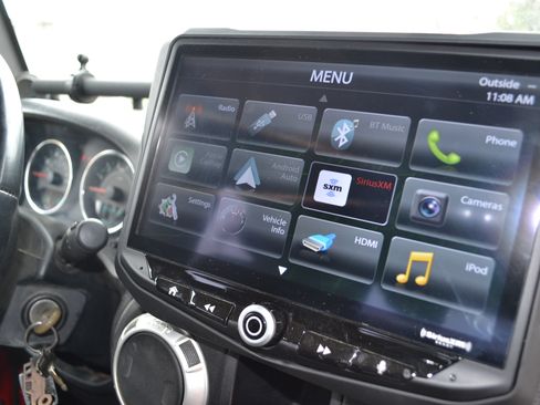 Used 2011 Jeep Wrangler Rubicon image 4