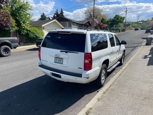 Used 2010 Chevrolet Suburban LT AWD/4WD image 6
