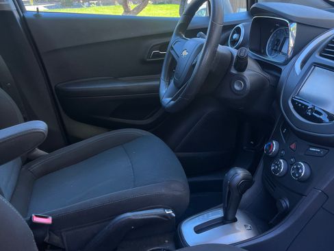 Used 2015 Chevrolet Trax LS image 12
