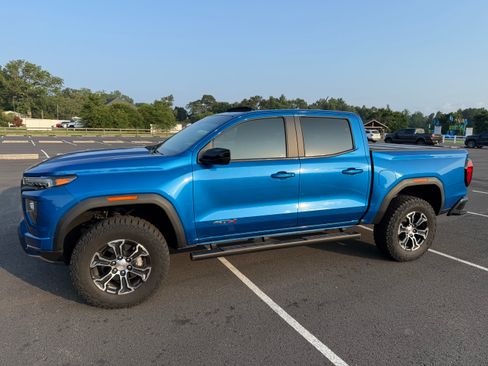 Used 2023 GMC Canyon AT4 w/ AT4 Premium Package AWD/4WD image 4