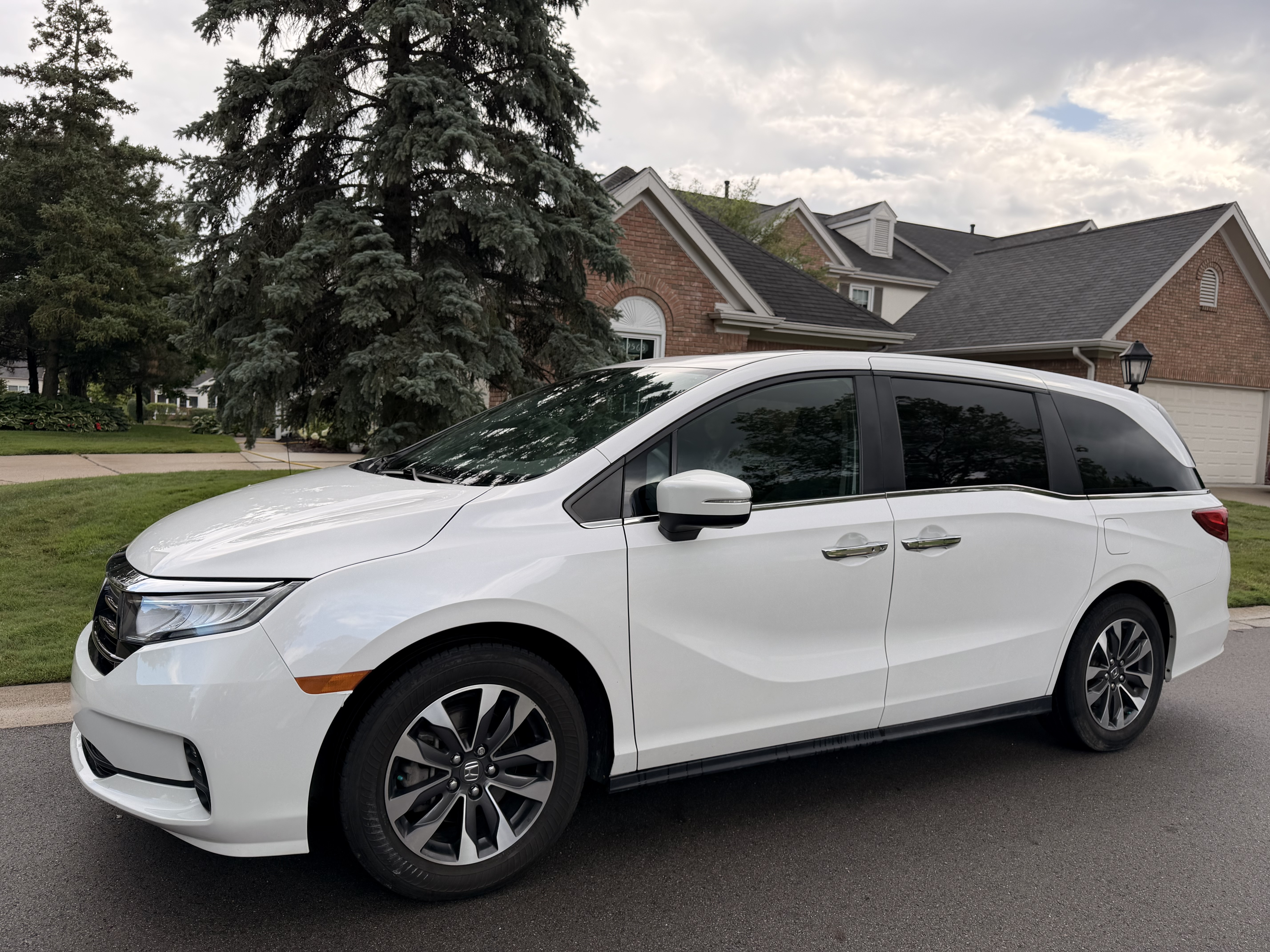 Used 2024 Honda Odyssey EX-L image 1