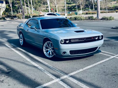Used 2021 Dodge Challenger R/T w/ Driver Convenience Group image 2
