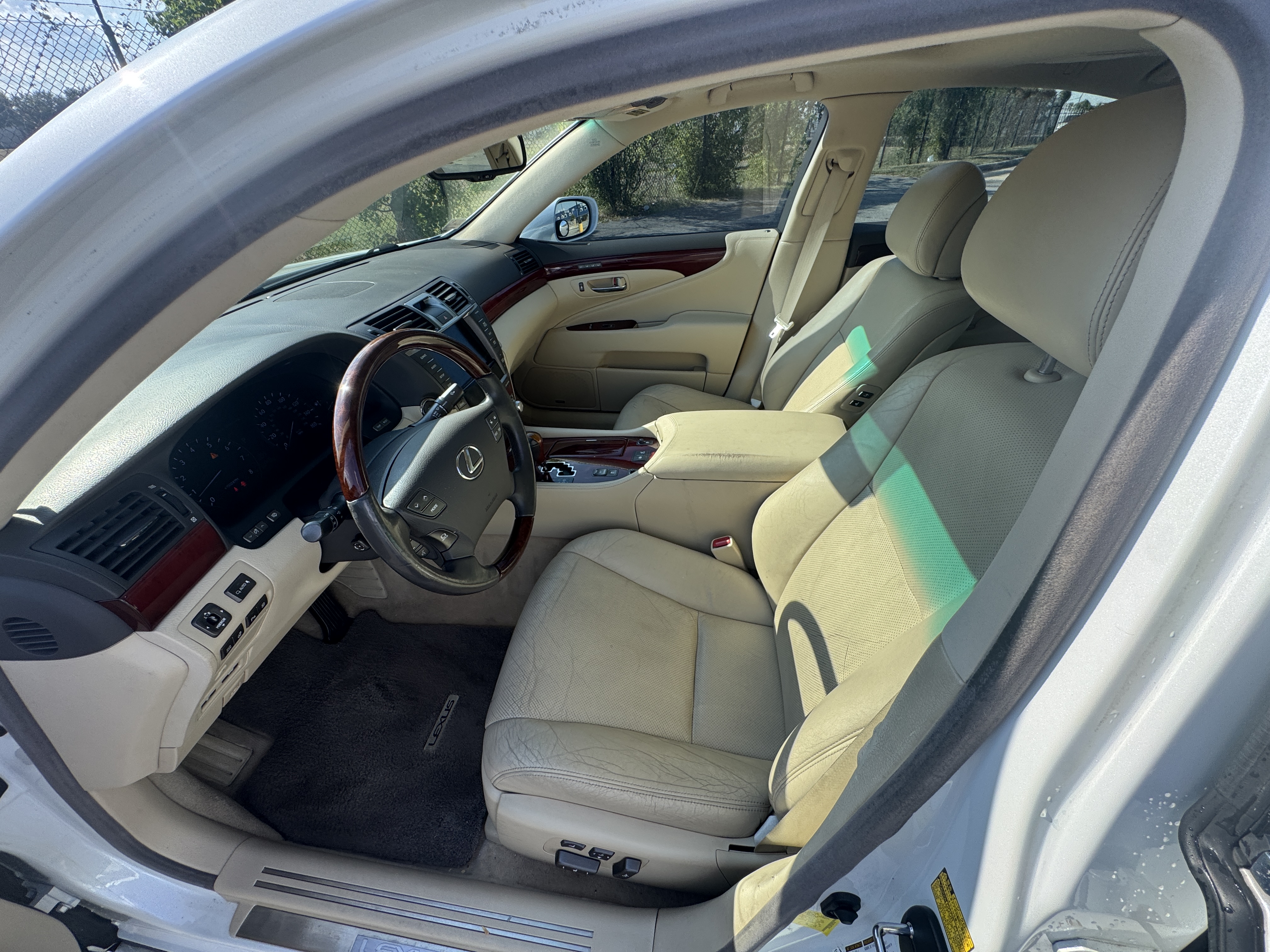 Used 2012 Lexus LS 460 AWD w/ Comfort Pkg image 14