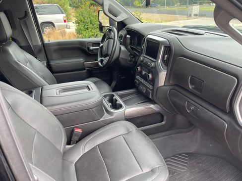 Used 2021 Chevrolet Silverado 2500 LTZ w/ LTZ Premium Package image 6