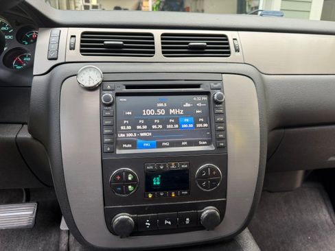 Used 2014 Chevrolet Tahoe LT w/ Suspension Package, Off-Road AWD/4WD image 10
