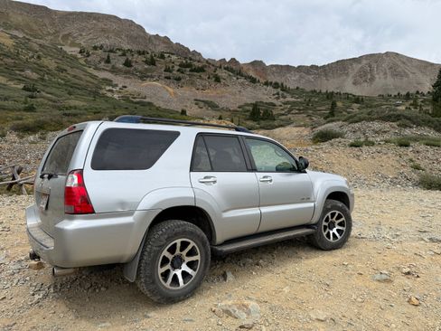 Used 2006 Toyota 4Runner SR5 AWD/4WD image 4