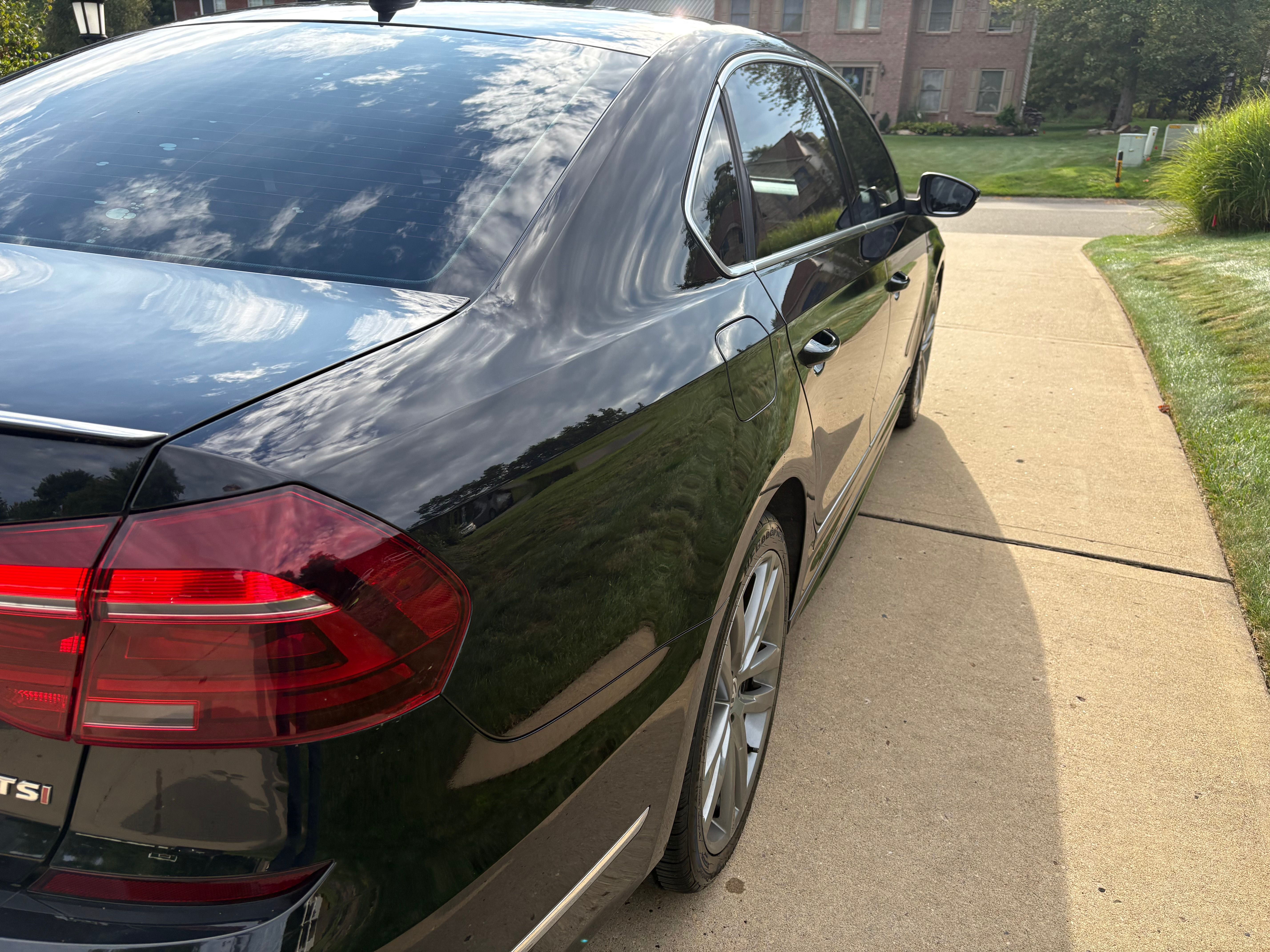 Used 2019 Volkswagen Passat 2.0T SE R-Line FWD image 8