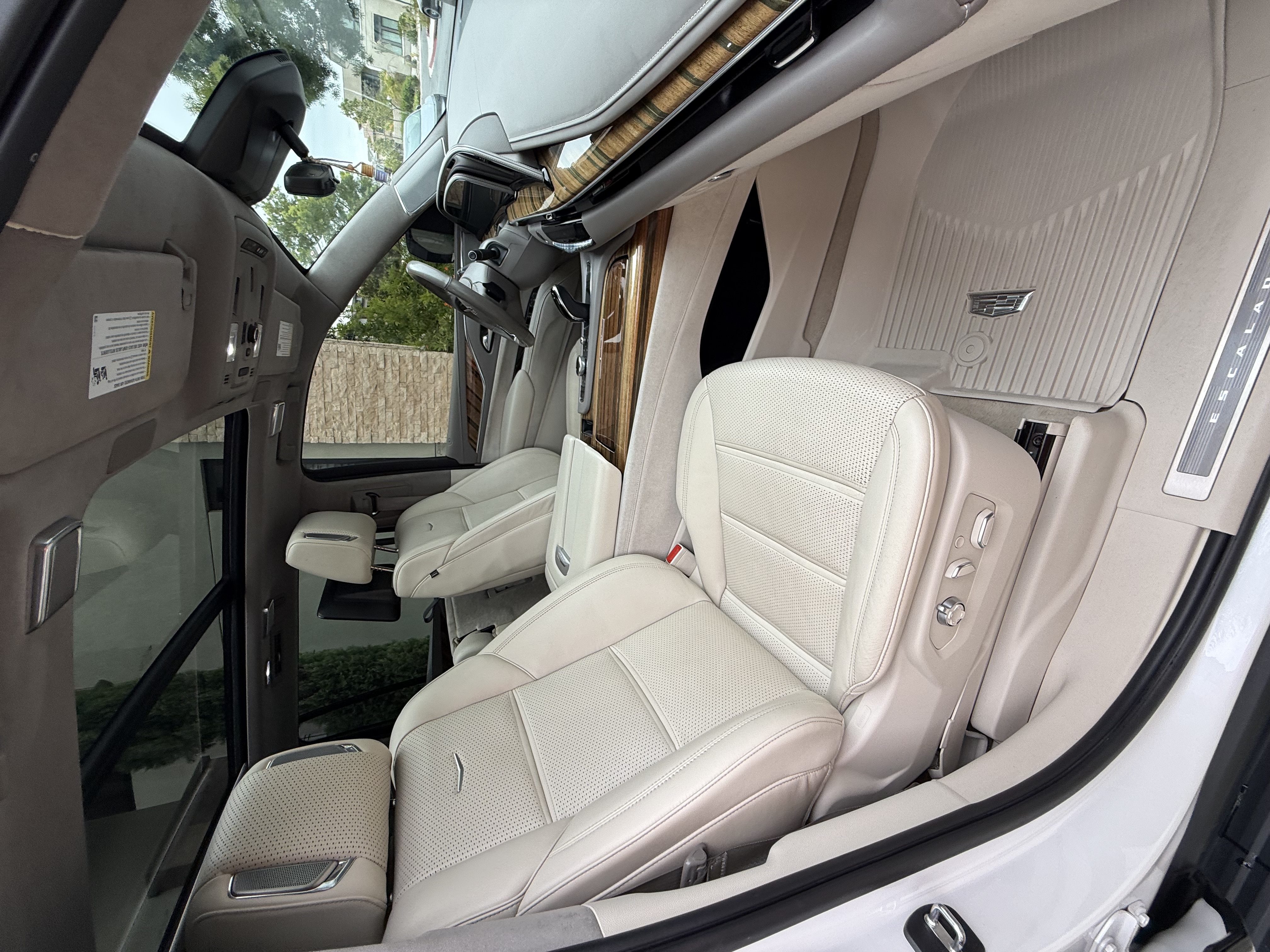 Used 2021 Cadillac Escalade ESV Sport Platinum AWD/4WD image 8
