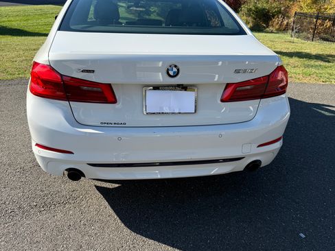 Used 2019 BMW 530i xDrive w/ Premium Package image 4