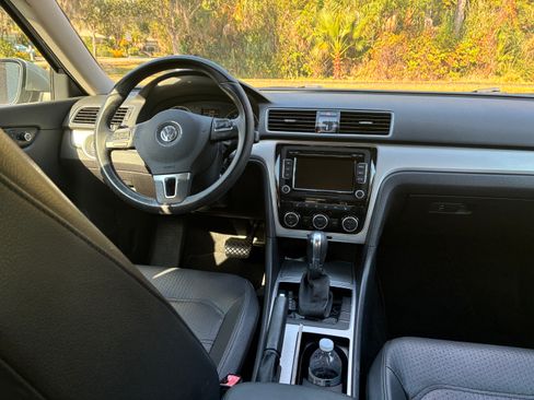 Used 2012 Volkswagen Passat 2.5 SE image 6