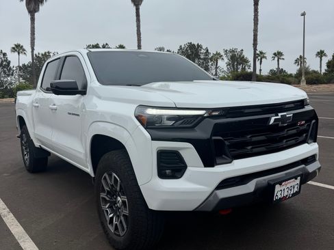 Used 2024 Chevrolet Colorado Z71 w/ Z71 Convenience Package 2 AWD/4WD image 2