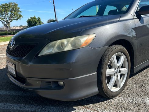 Used 2009 Toyota Camry SE image 2