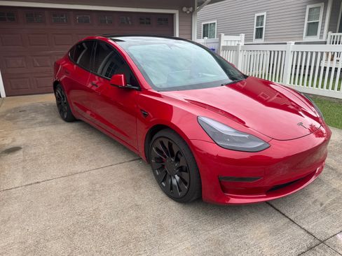 Used 2022 Tesla Model 3 Performance image 4