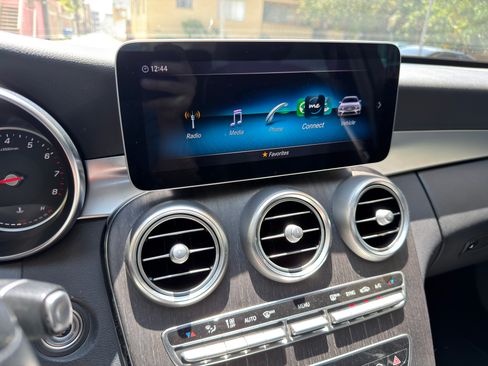 Used 2019 Mercedes-Benz C 300 Sedan image 30