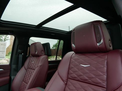 Used 2025 Cadillac Escalade ESV Sport w/ Touring Package image 13