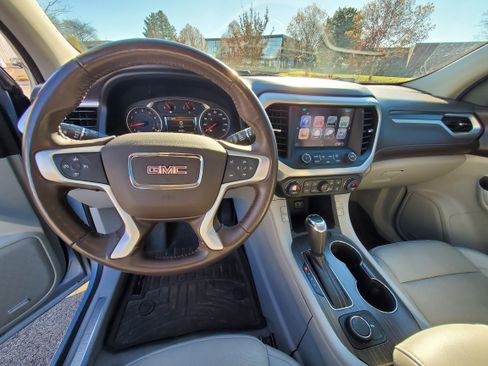 Used 2017 GMC Acadia SLT image 10