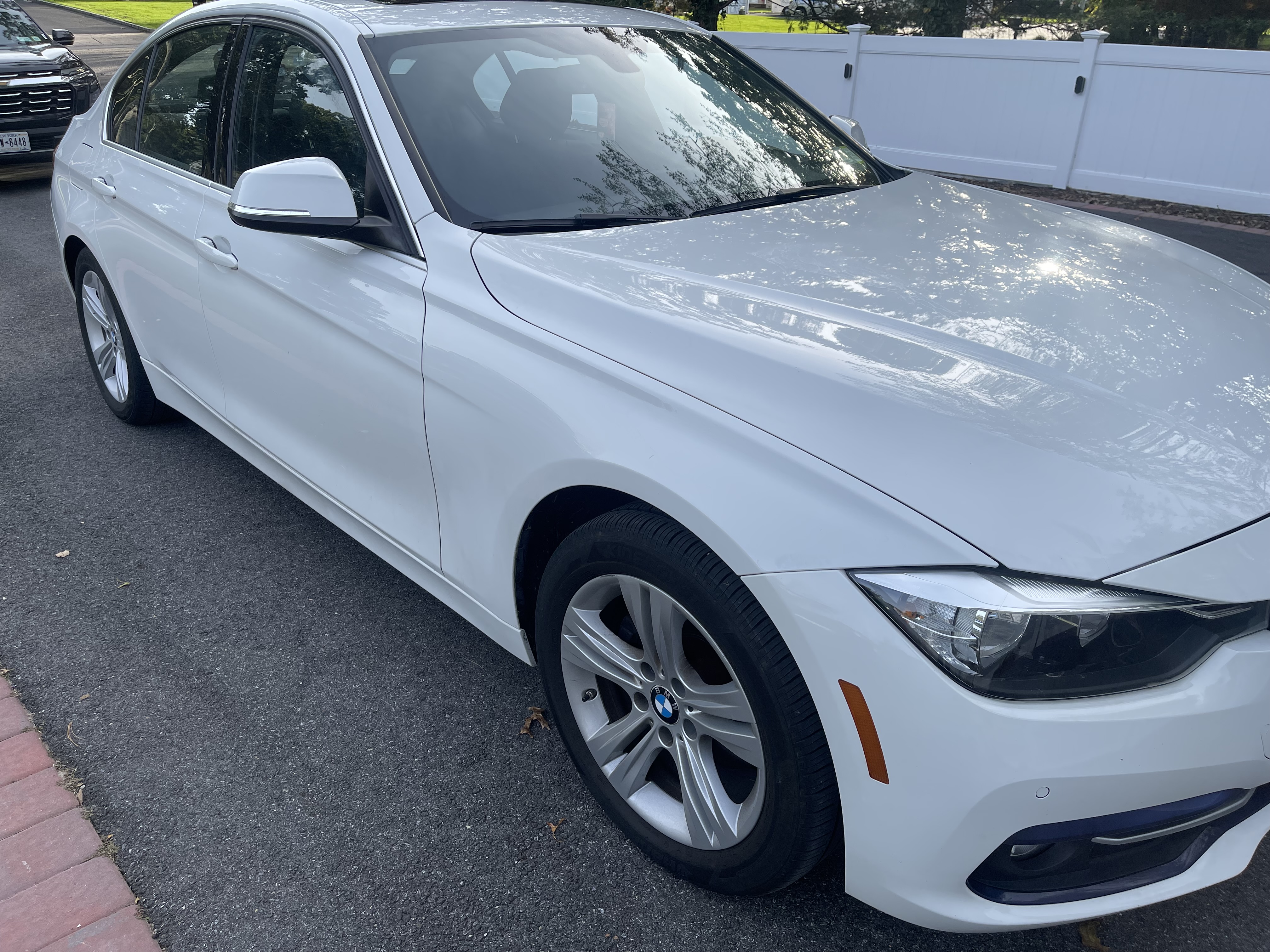 Used 2017 BMW 330i xDrive Sedan AWD/4WD image 1