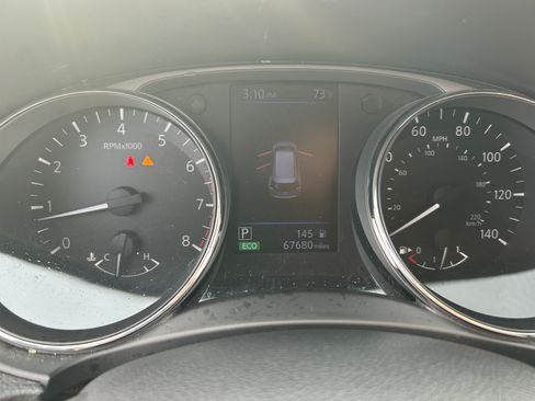 Used 2018 Nissan Rogue SV image 26