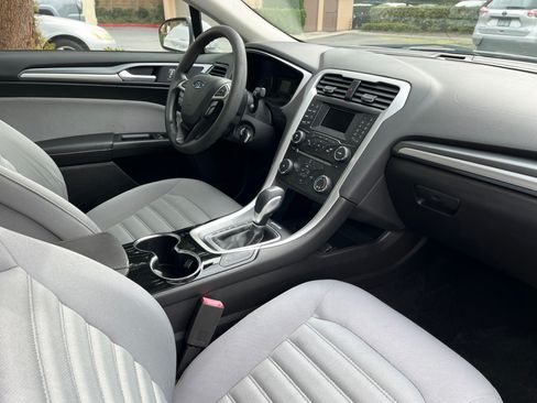 Used 2014 Ford Fusion S image 15