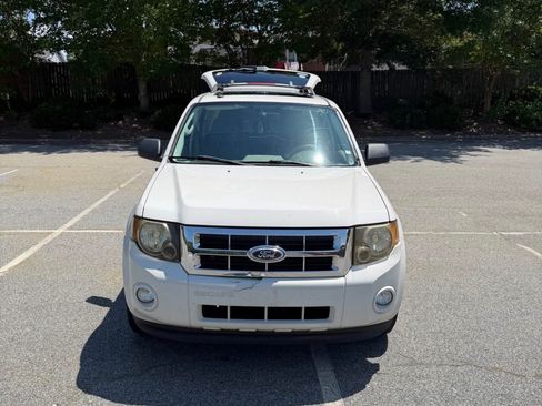 Used 2009 Ford Escape XLT FWD image 1