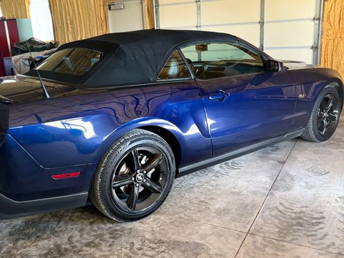 Used 2012 Ford Mustang GT Premium w/ Electronics Pkg RWD image 4