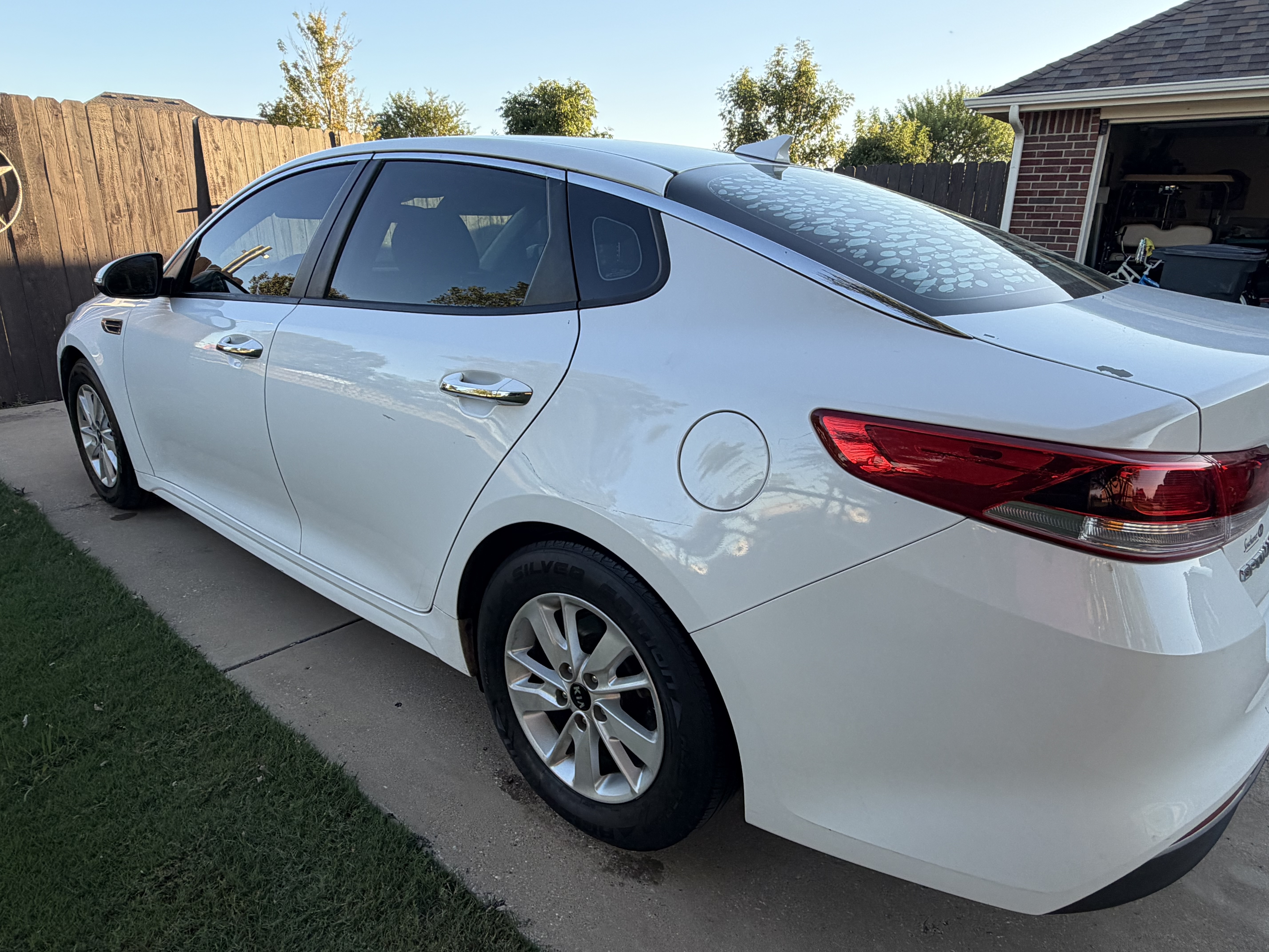 Used 2016 Kia Optima LX FWD image 2