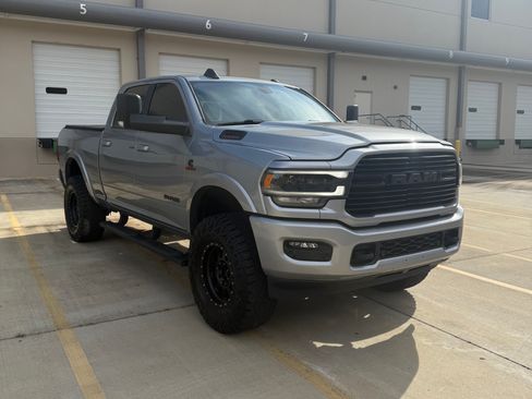 Used 2022 RAM 2500 Laramie w/ Night Edition image 4