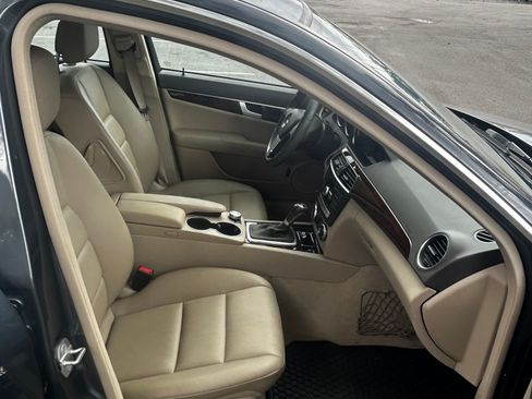 Used 2013 Mercedes-Benz C 250 Sedan image 12