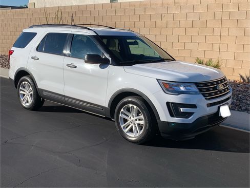 Used 2017 Ford Explorer FWD image 5