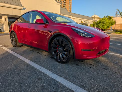 Used 2022 Tesla Model Y Performance image 1