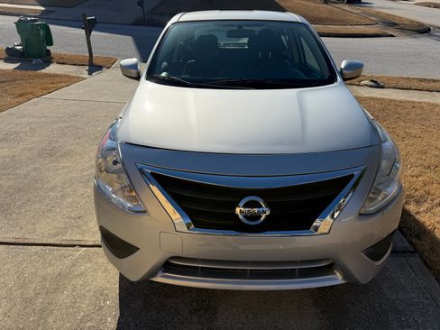 Used 2018 Nissan Versa S Plus image 5