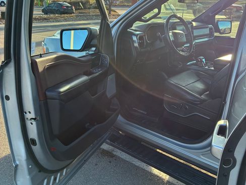 Used 2021 Ford F150 Lariat image 13