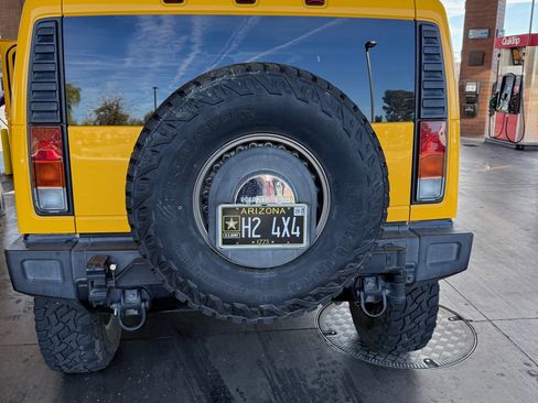 Used 2003 HUMMER H2 w/ Preferred Equipment Group image 8