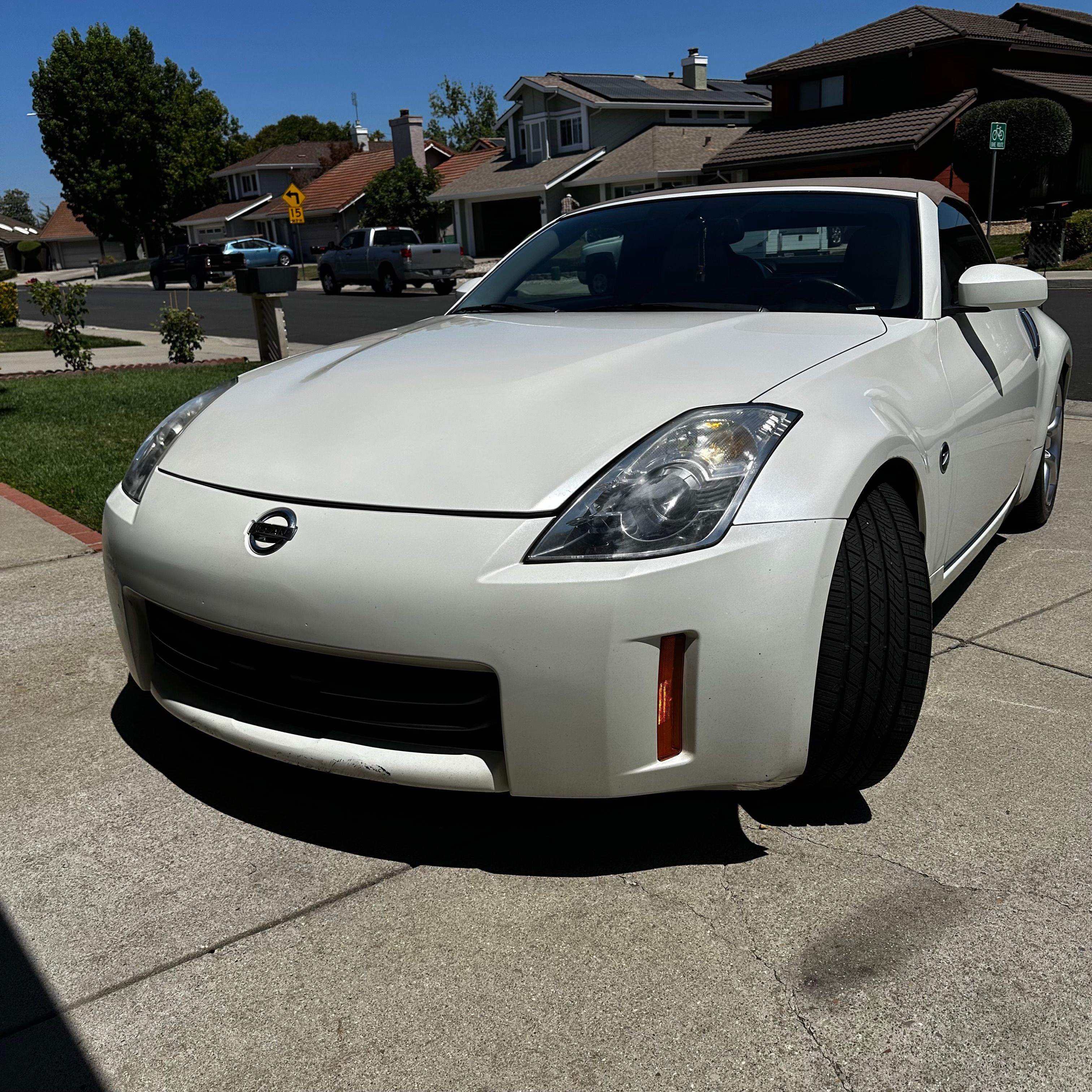 Used 2007 Nissan 350Z Touring RWD image 2