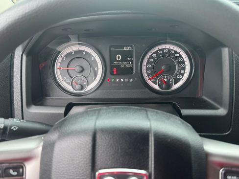 Used 2021 RAM 1500 Classic SLT image 9