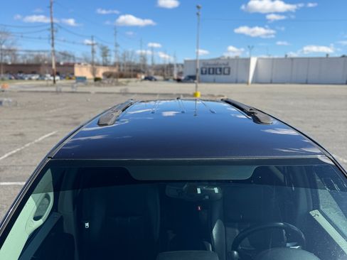 Used 2014 Chrysler Town & Country Touring image 17