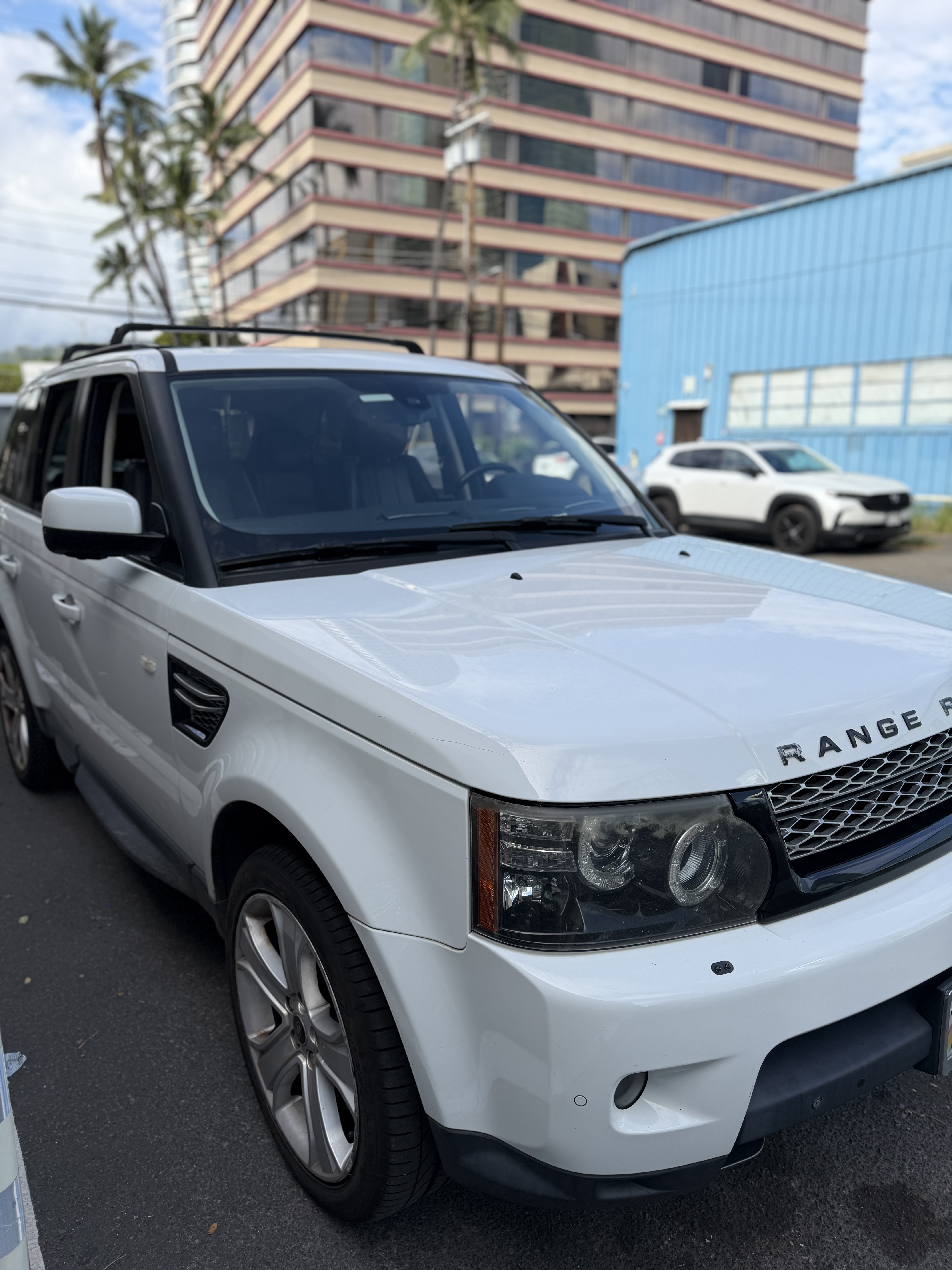 Used 2013 Land Rover Range Rover Sport HSE LUX AWD/4WD image 4