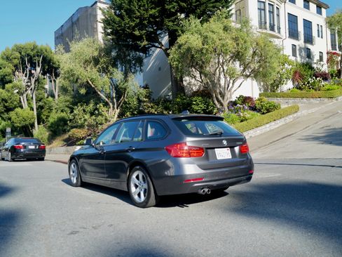 Used 2014 BMW 328i xDrive Wagon AWD/4WD image 4