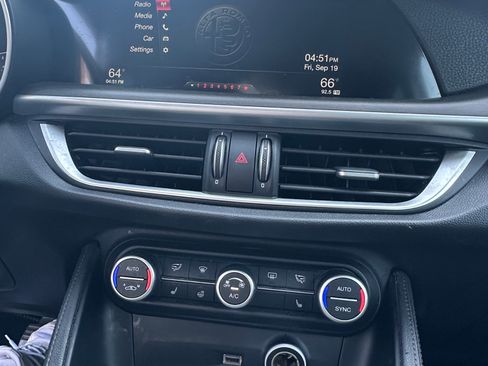 Used 2019 Alfa Romeo Stelvio Ti image 18