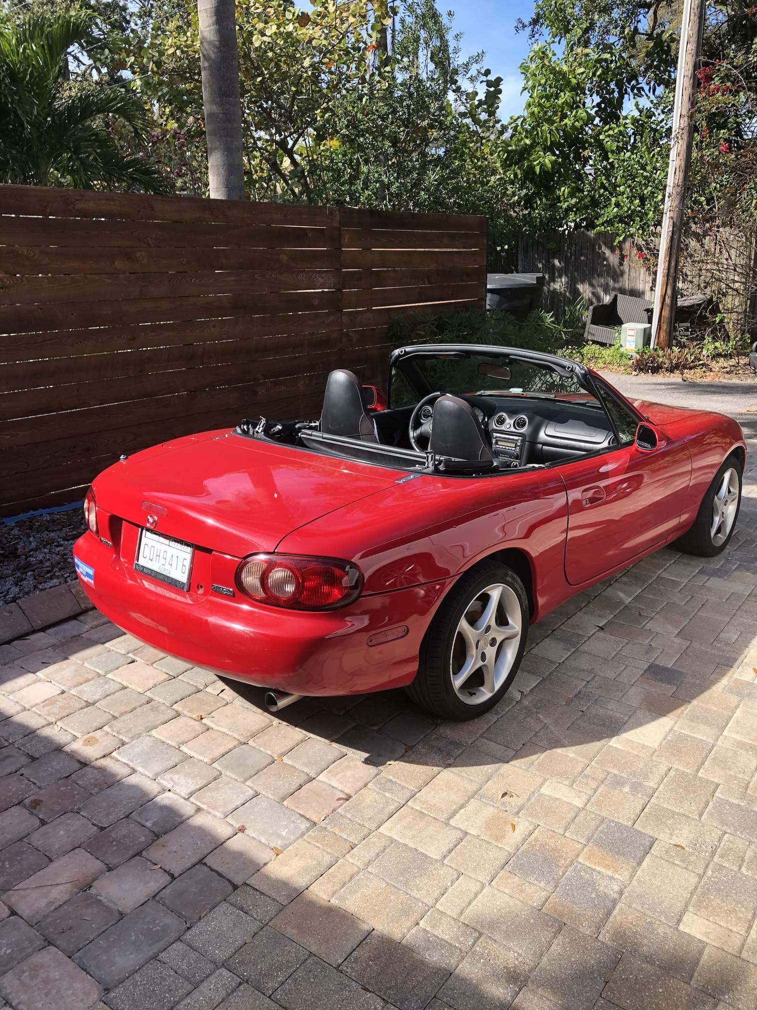 Used 2003 MAZDA MX-5 Miata RWD image 1